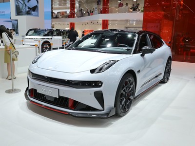 极氪001 FR新款价格2025款多少钱能落地？