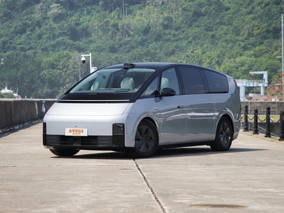 理想MEGA新车报价2024款，买车前的全方位指南