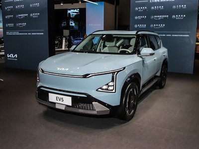 起亚EV5新款价格2025款多少钱？选车秘籍全攻略