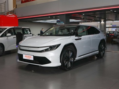 烨P7最新价格2025款，豪华配置超值价来袭